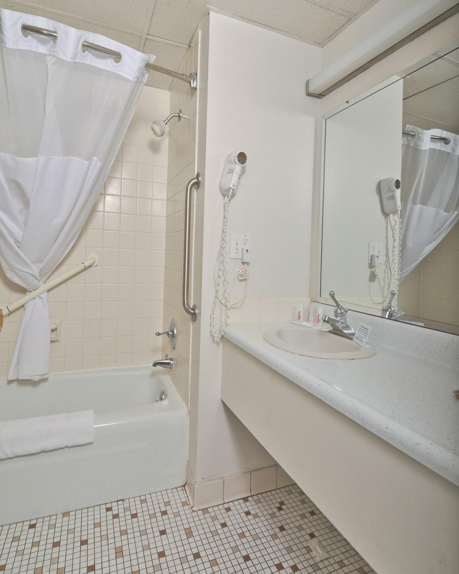 Baymont By Wyndham Hotel Sandusky